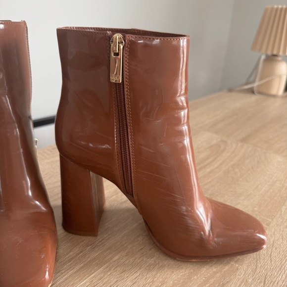 Jennifer Lopez Ankle Boots - Picture 2 of 6